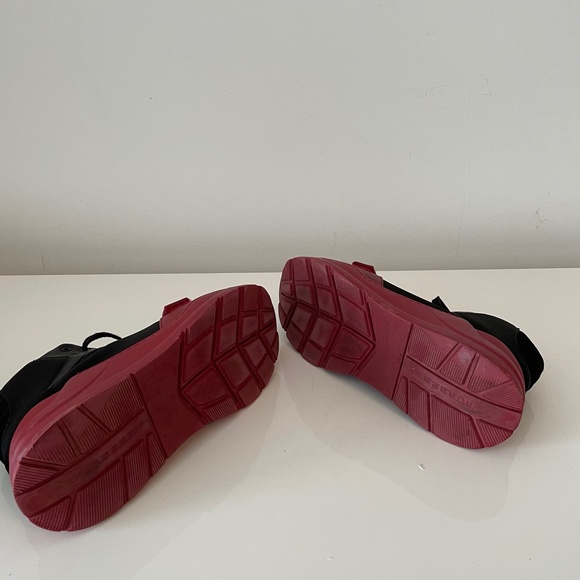 Burberry High Top Men's Sneakers - Picture 3 of 4